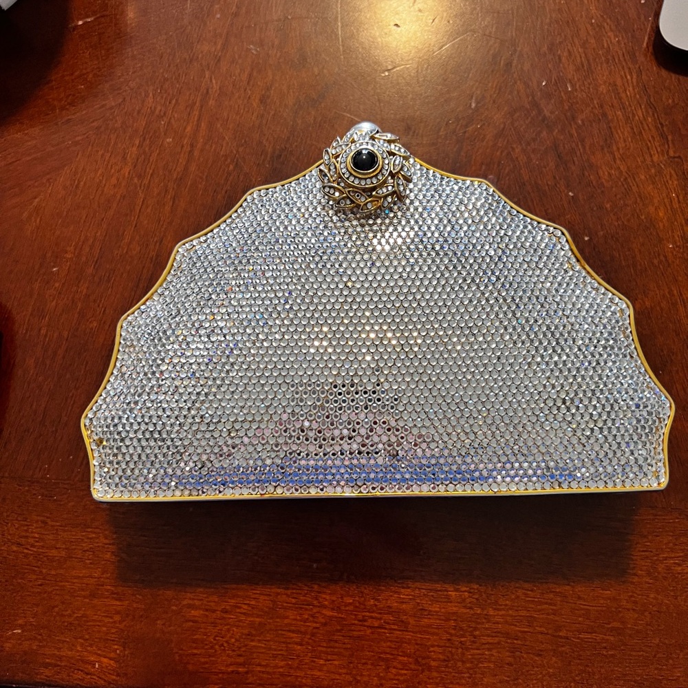 Iconic Judith Leiber SWAROVSKI CRYSTAL Chinese Fan Web Clutch Shoulder Bag Pearl